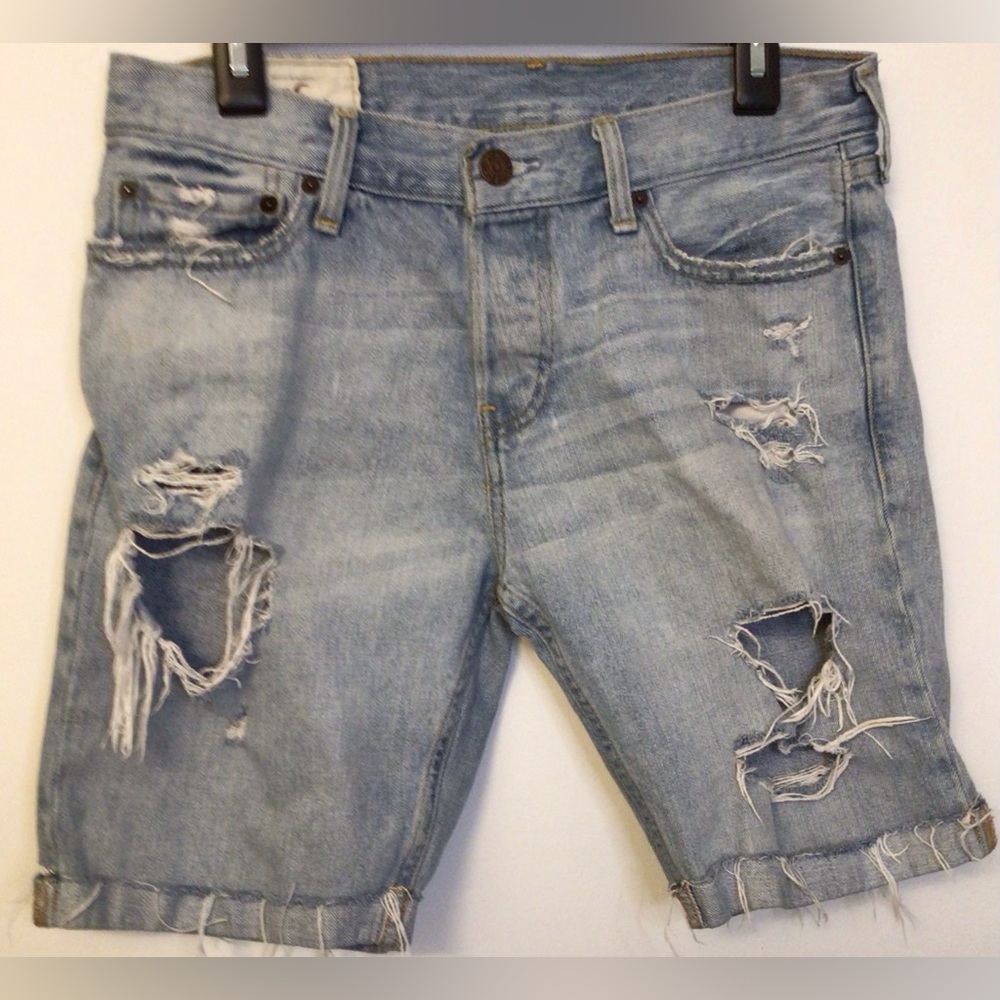 Hollister distressed shorts size 32